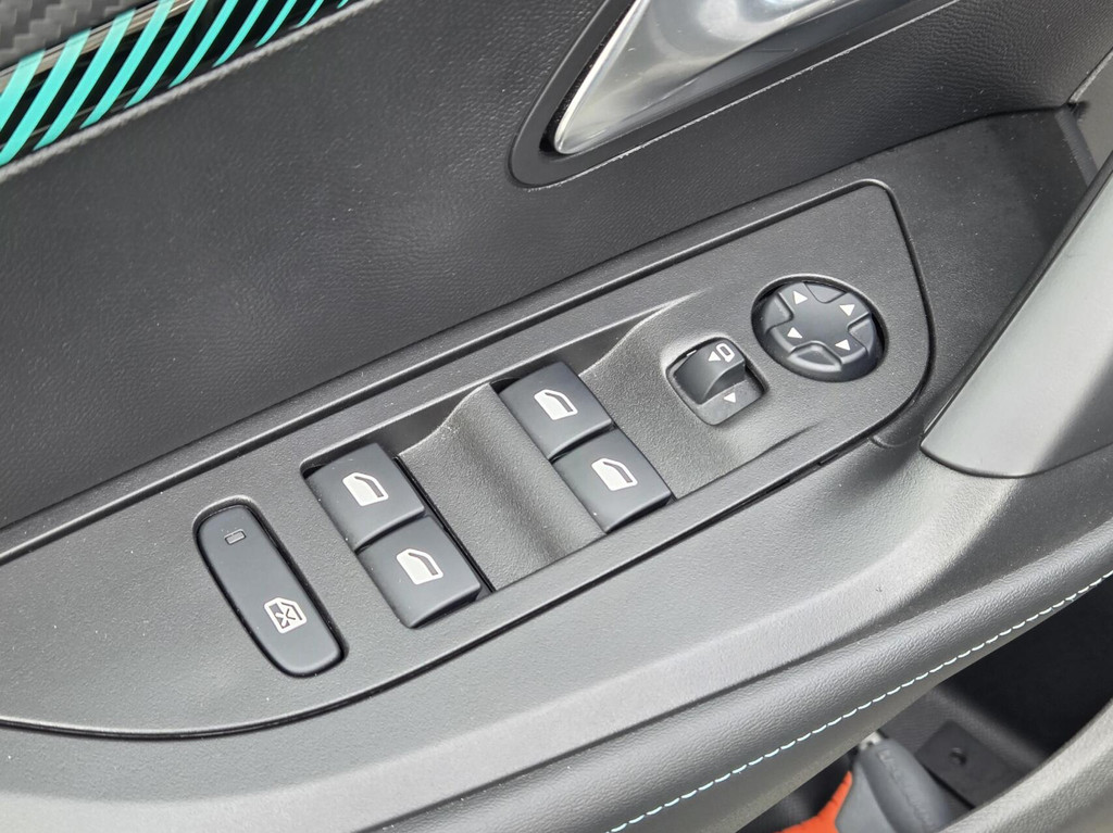 Peugeot e-2008 (N479DZ) met abonnement