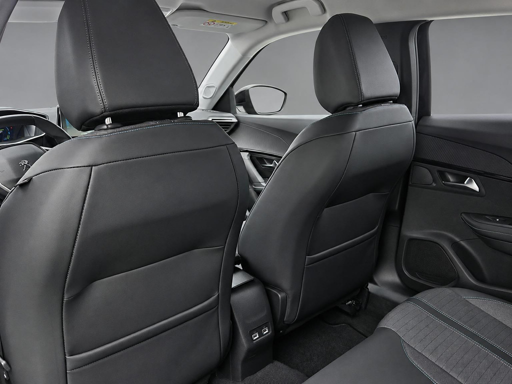 Peugeot e-2008 (N479DZ) met abonnement