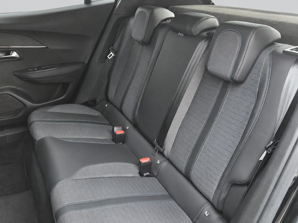 Peugeot e-2008 (N479DZ) met abonnement