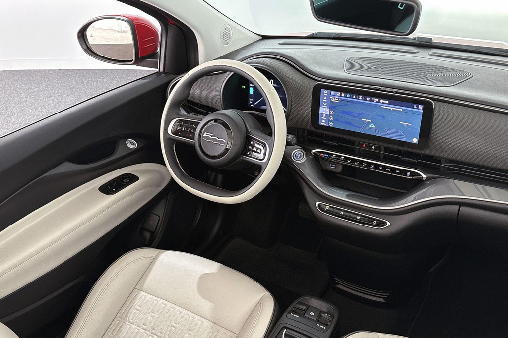 Fiat 500C (KZT64D) met abonnement