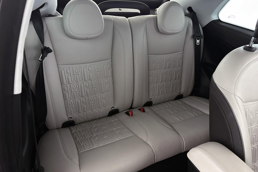 Fiat 500C (KZT64D) met abonnement