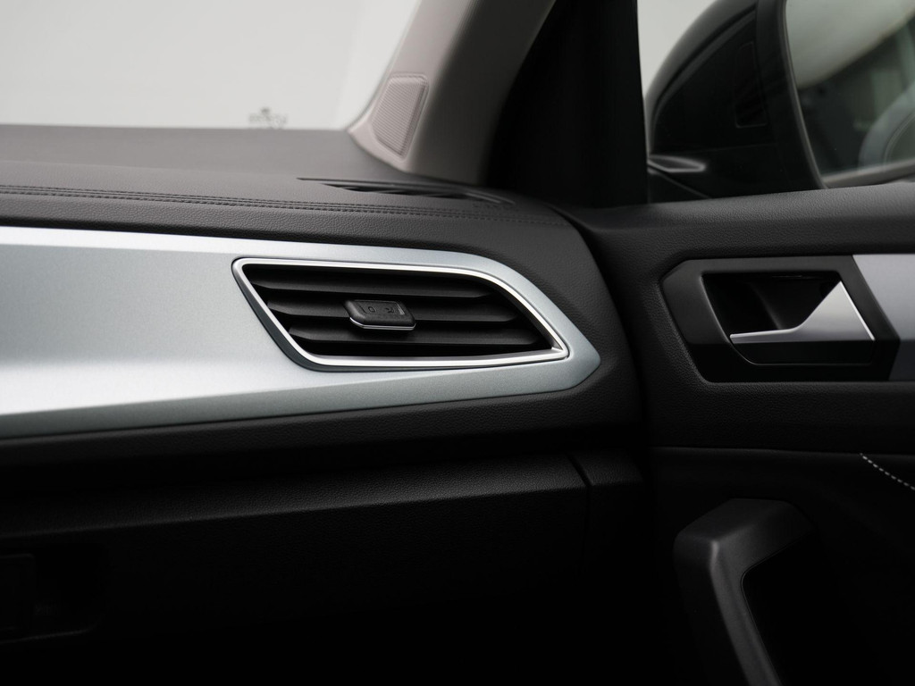 Volkswagen T-Roc (KTT41L) met abonnement