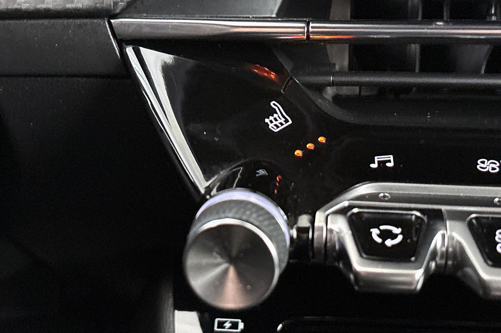 Peugeot e-2008 (L794XX) met abonnement