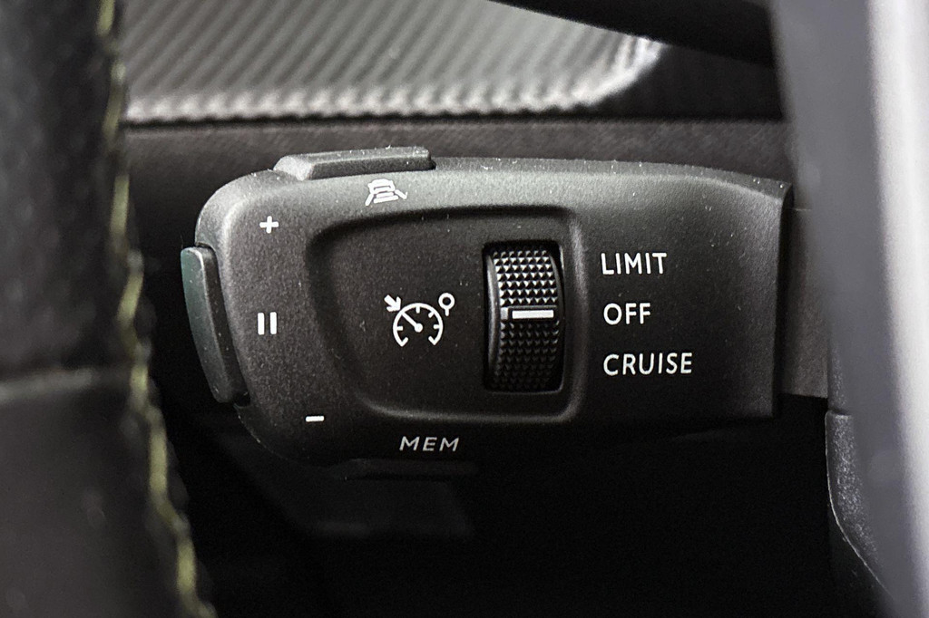 Peugeot e-2008 (L794XX) met abonnement
