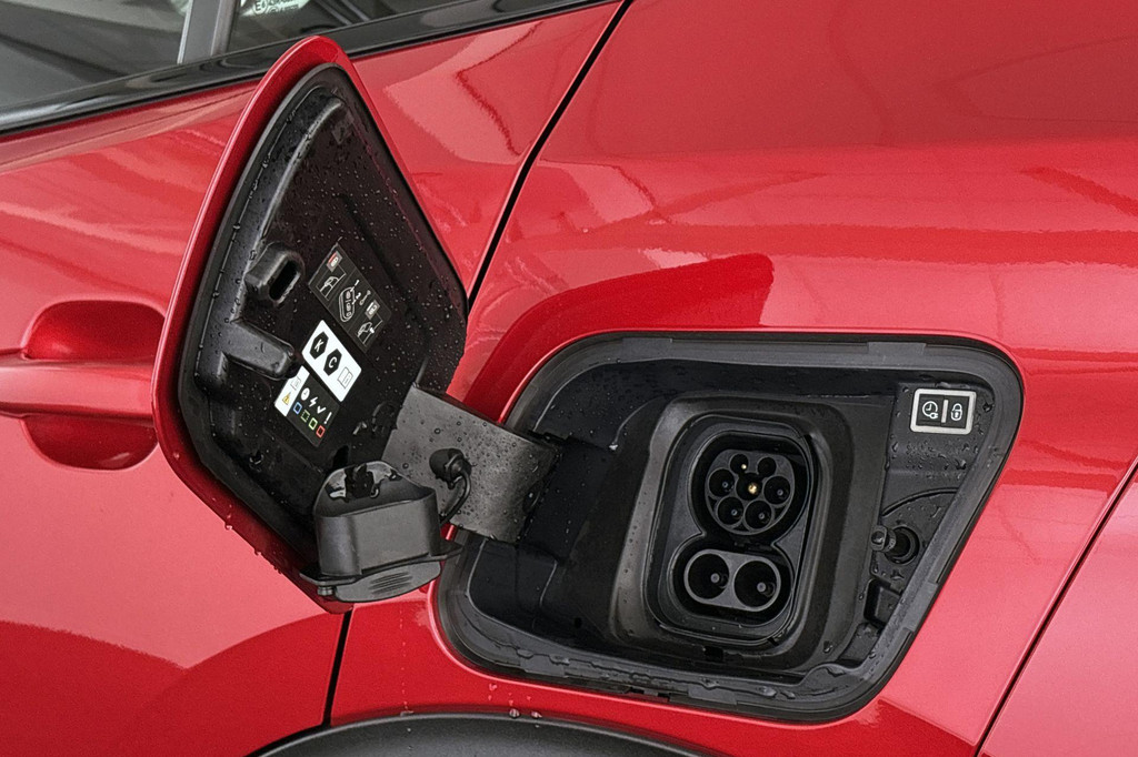 Peugeot e-2008 (L794XX) met abonnement