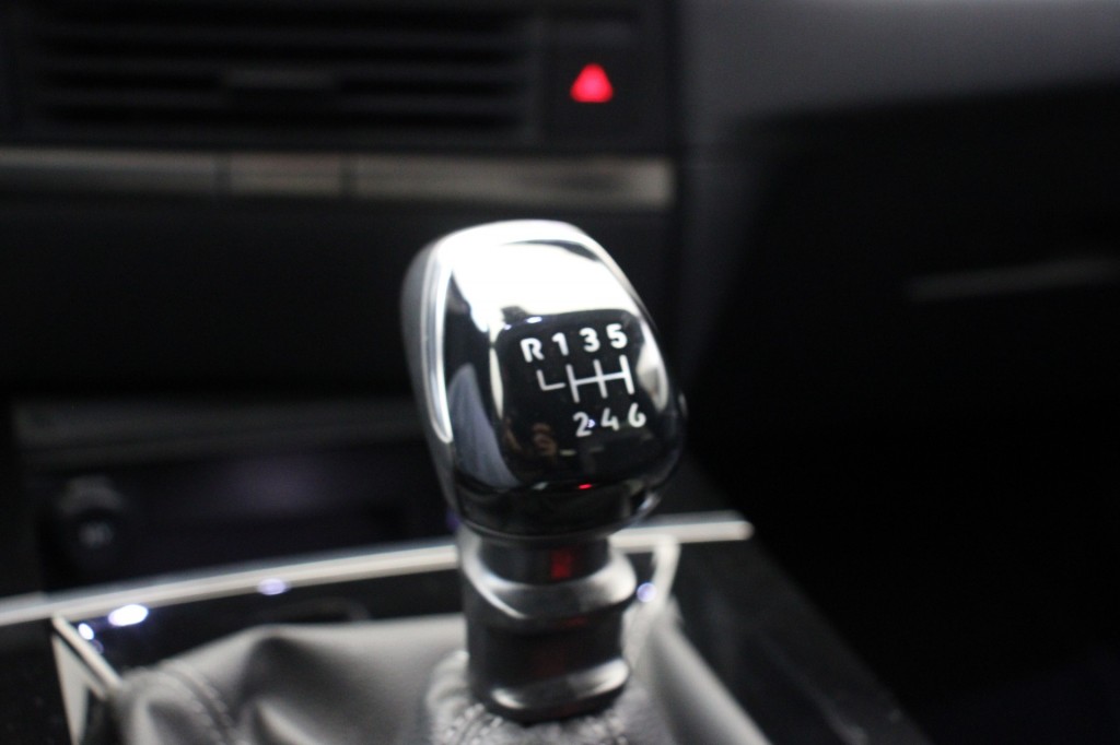 Opel Astra (S905XD) met abonnement