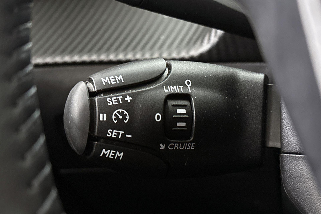 Peugeot 2008 (HHK60H) met abonnement
