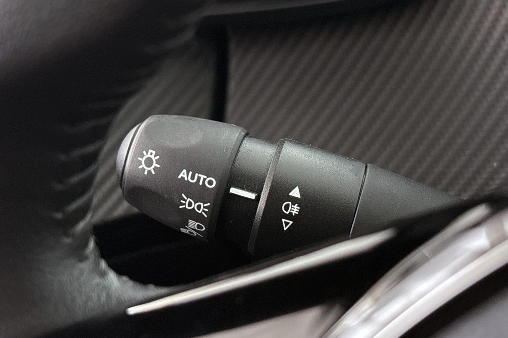 Peugeot 2008 (HHK60H) met abonnement