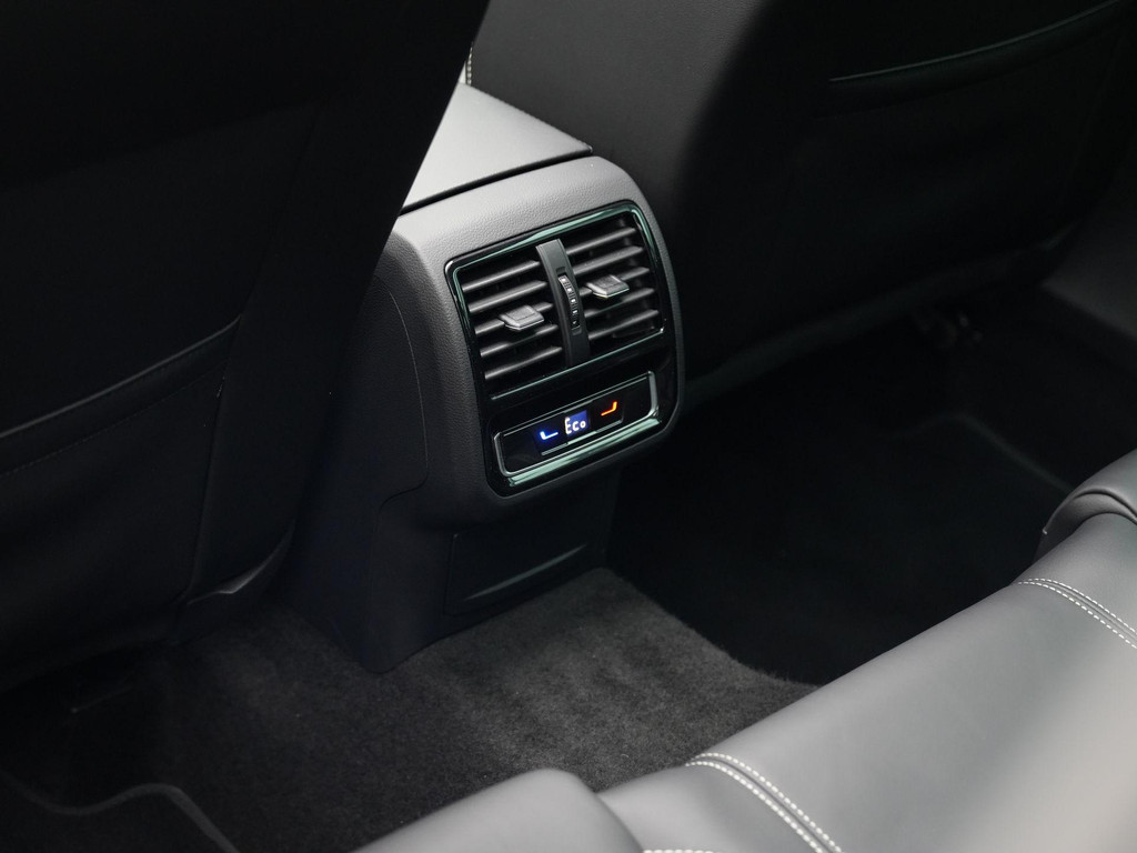 Volkswagen Passat (KZJ81P) met abonnement