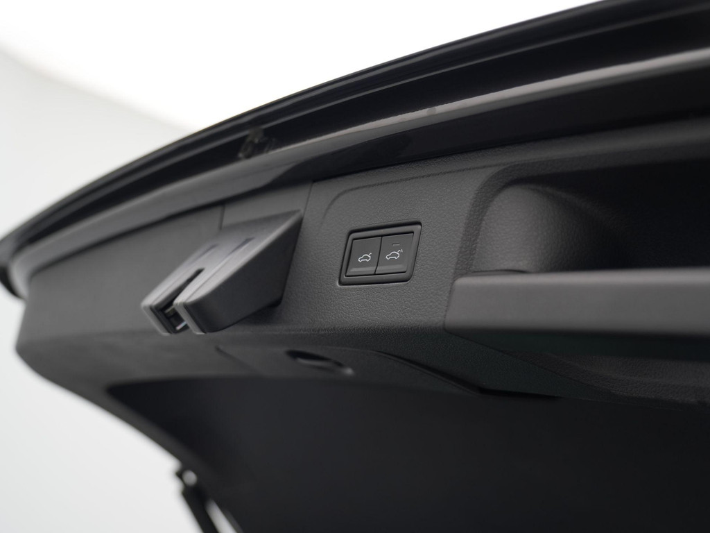 Volkswagen Passat (KZJ81P) met abonnement