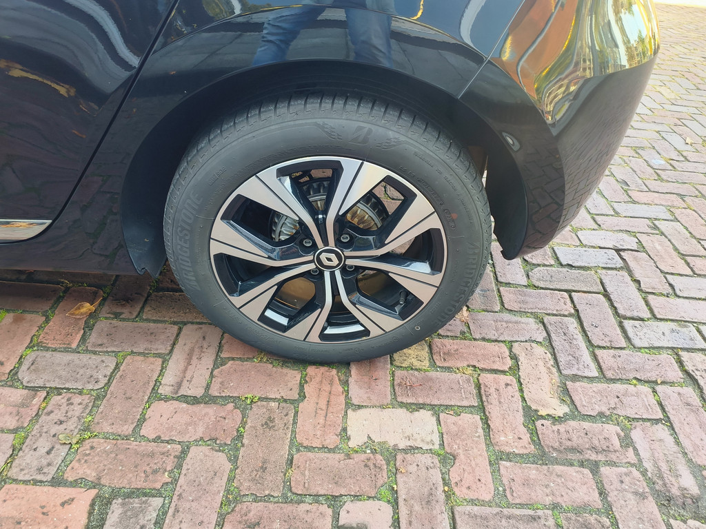 Renault Clio (R329ZL) met abonnement