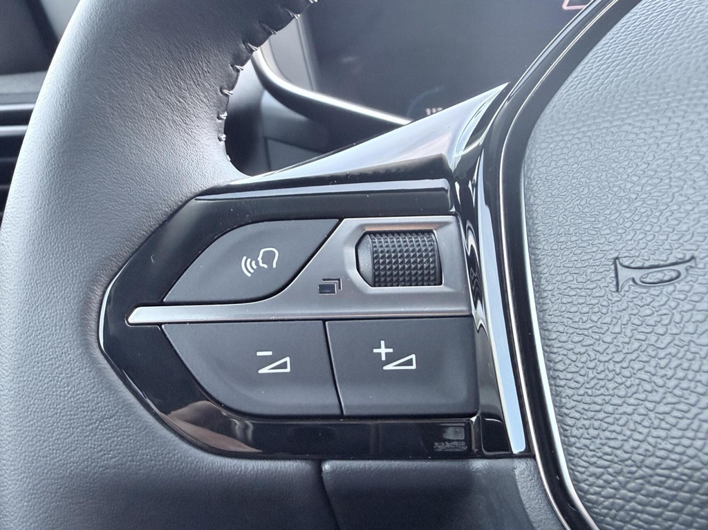 Peugeot e-208 (P359ZD) met abonnement