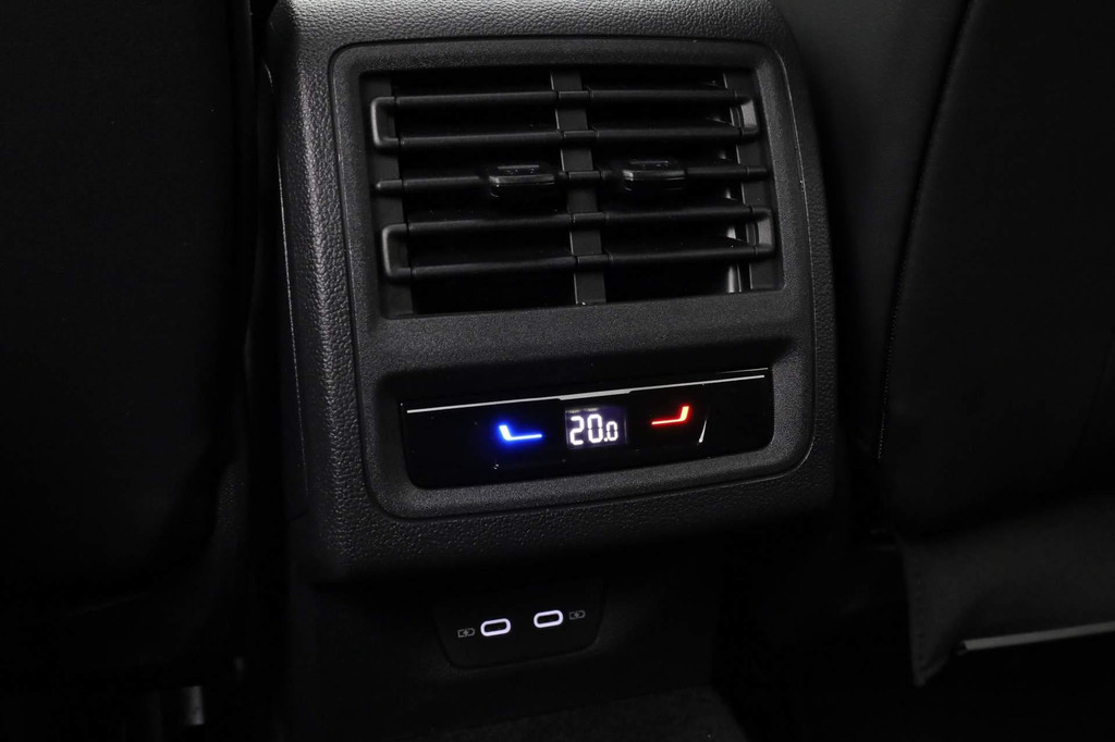 Volkswagen Golf (GPT73H) met abonnement