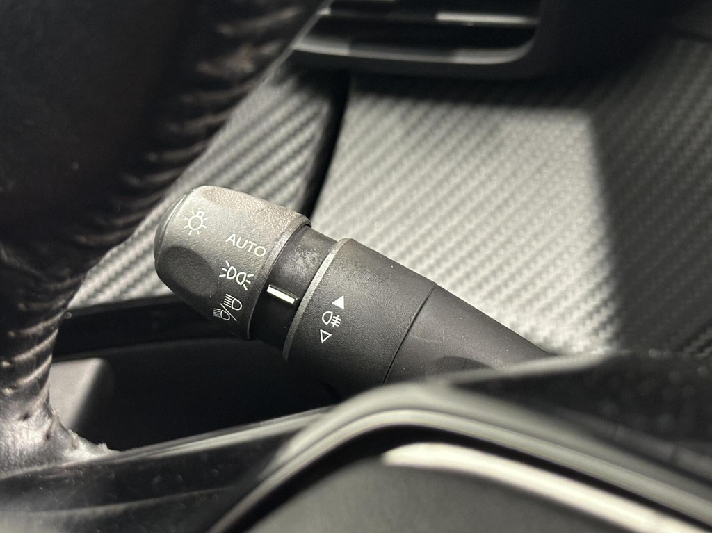Peugeot 2008 (J632RN) met abonnement