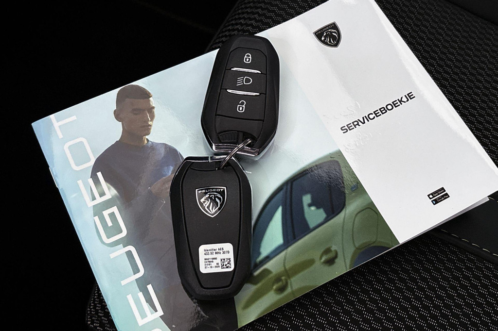 Peugeot 2008 (NBV07H) met abonnement