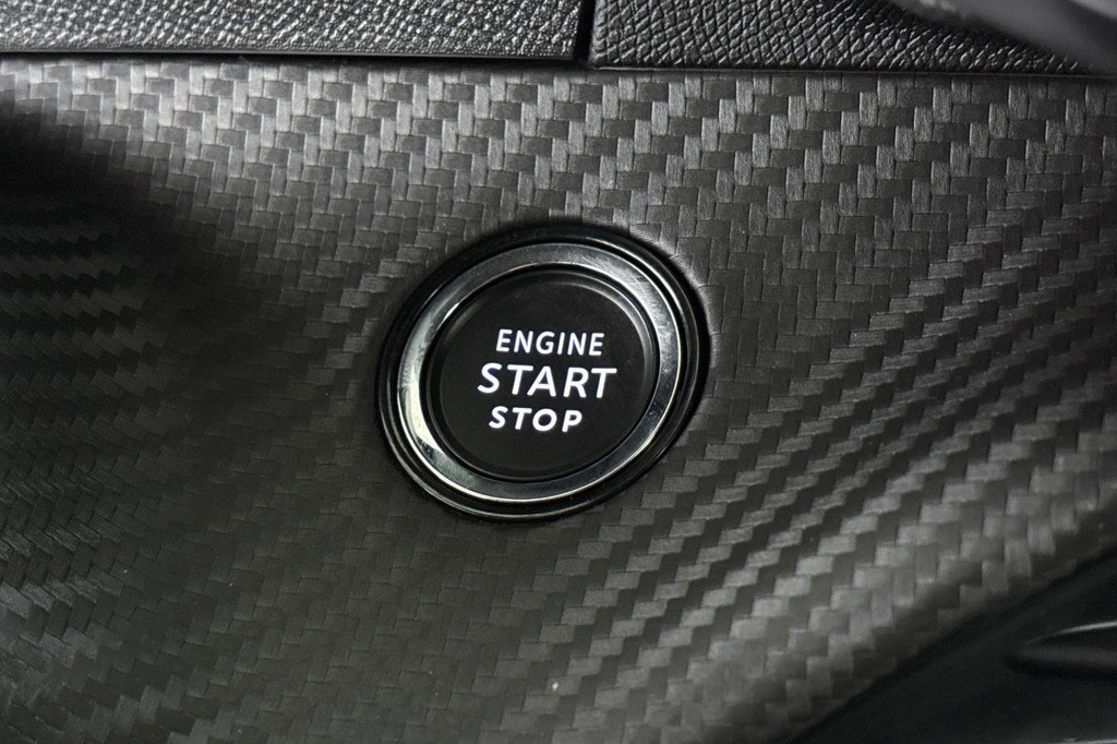 Peugeot 2008 (NBV07H) met abonnement