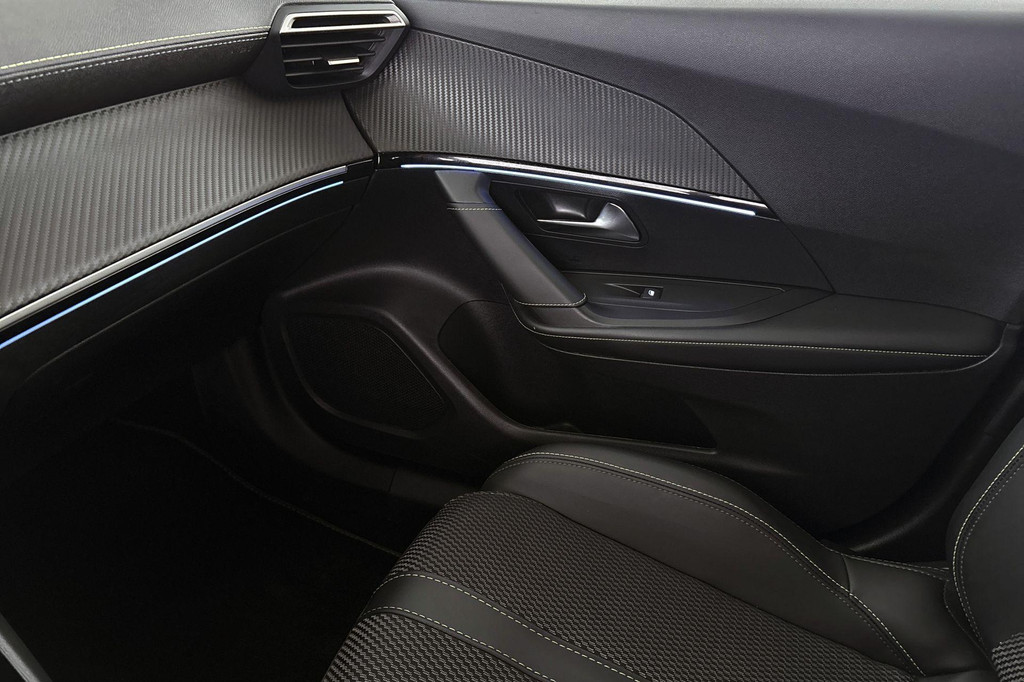 Peugeot 2008 (NBV07H) met abonnement