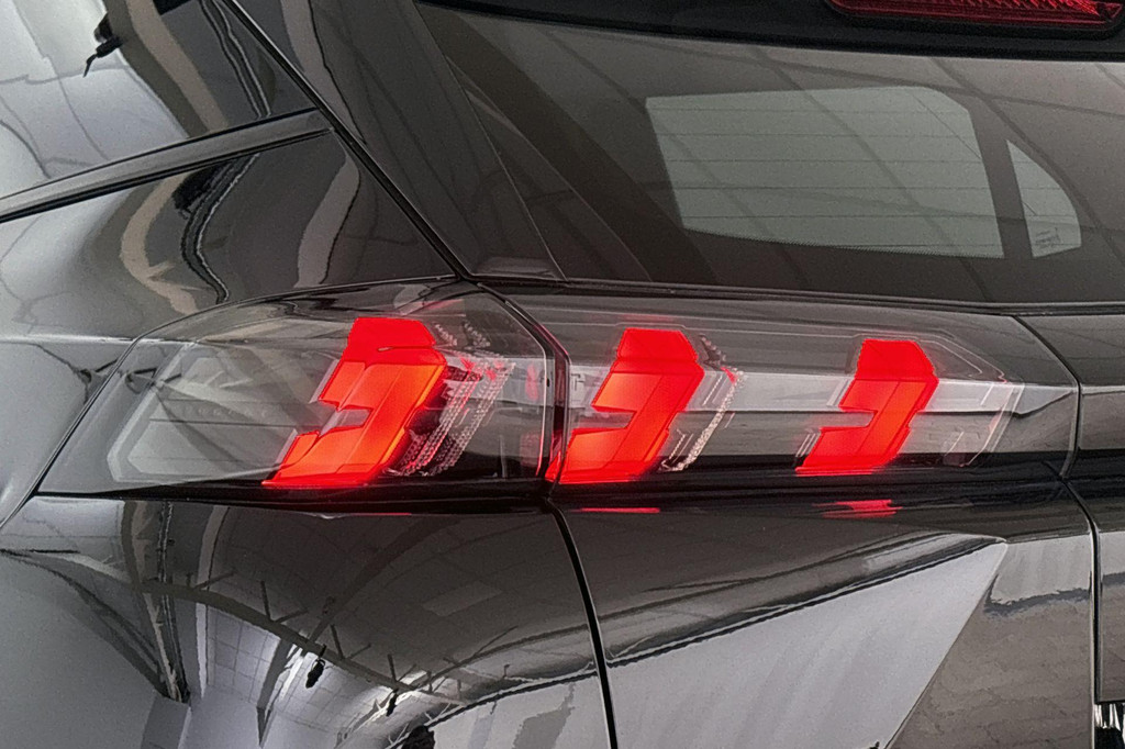 Peugeot e-2008 (L965ZT) met abonnement