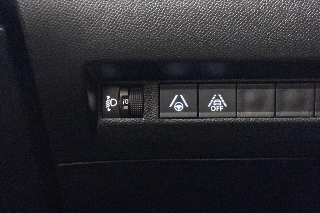 Peugeot e-2008 (L965ZT) met abonnement