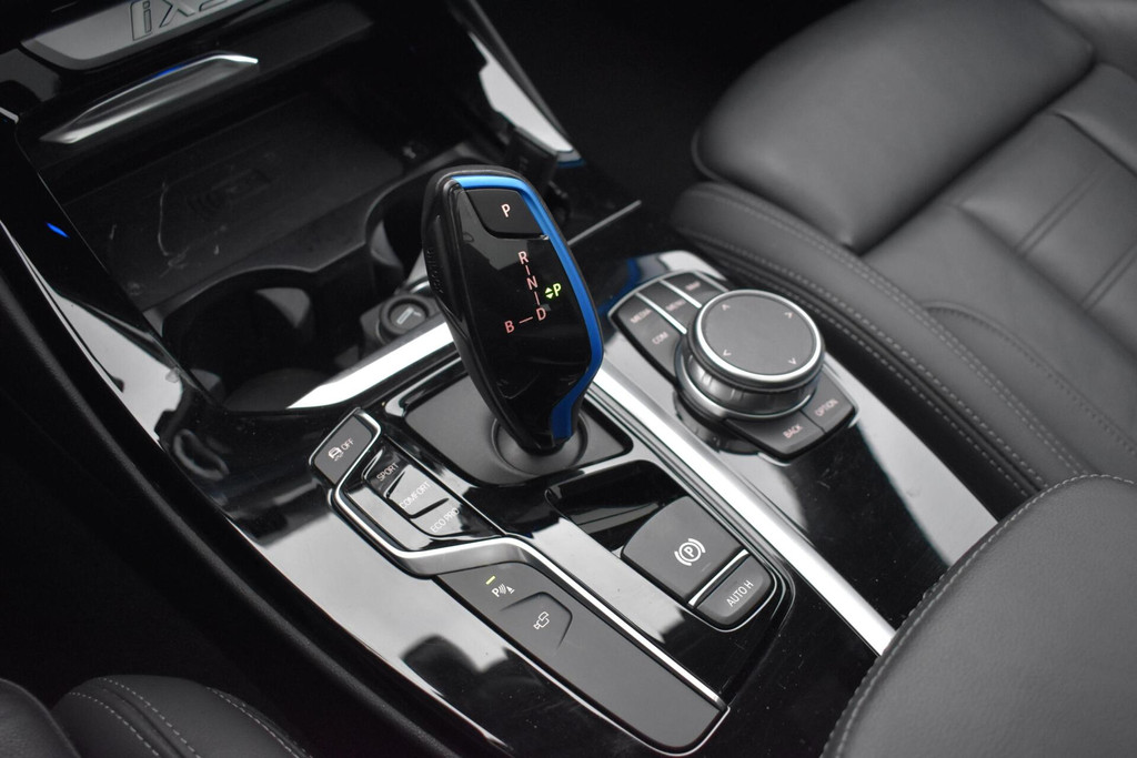 BMW iX3 (N810LS) met abonnement
