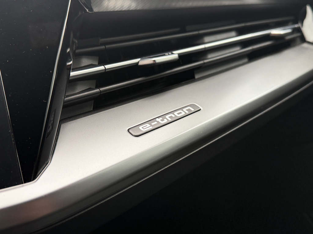 Audi Q4 e-tron (R810JJ) met abonnement