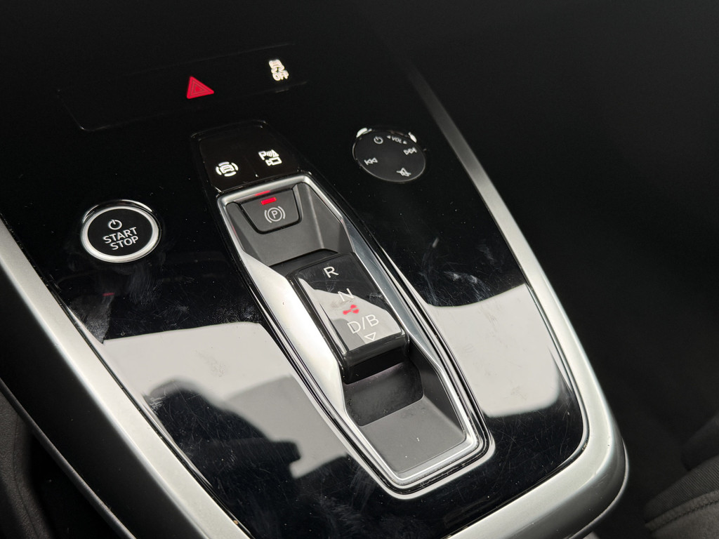 Audi Q4 e-tron (R810JJ) met abonnement