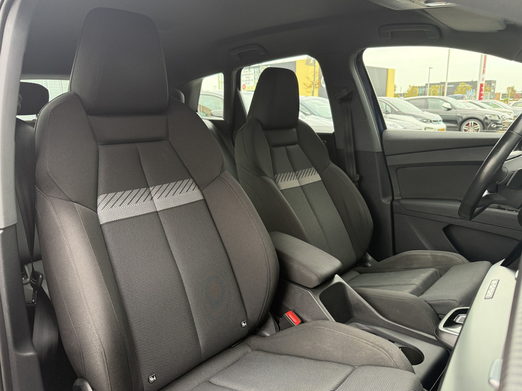 Audi Q4 e-tron (R810JJ) met abonnement