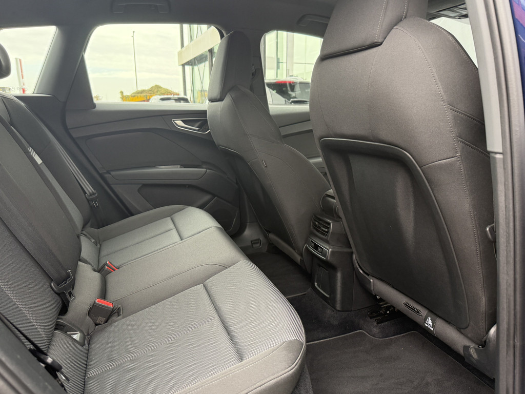 Audi Q4 e-tron (R810JJ) met abonnement