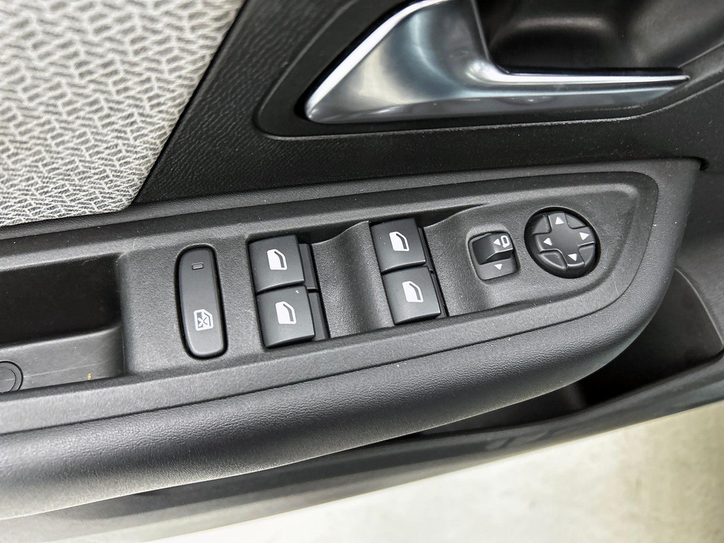 Citroën C4 (NDF50Z) met abonnement