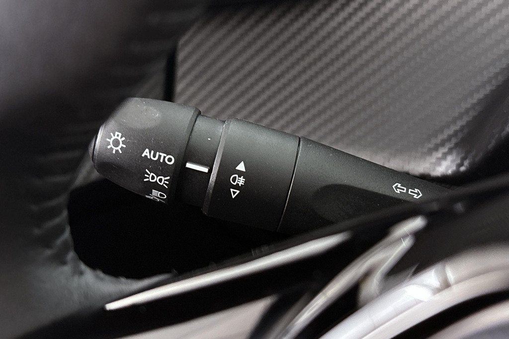 Peugeot 208 (HLG69F) met abonnement