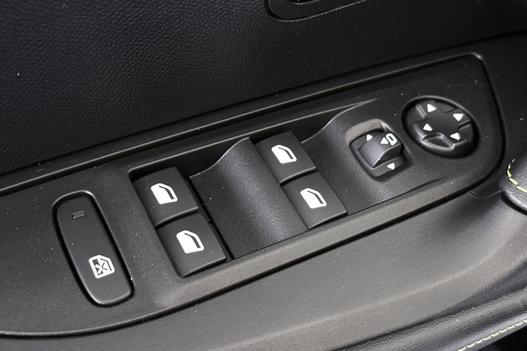 Peugeot 2008 (GVR85S) met abonnement