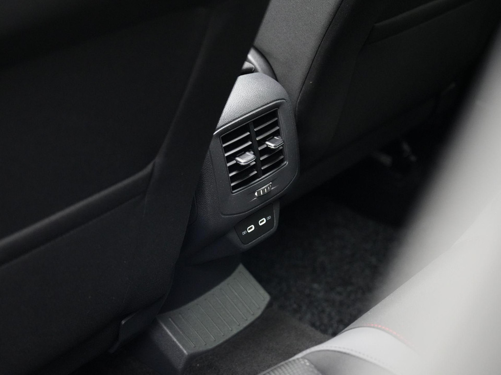 Volkswagen T-Roc (K303ZR) met abonnement