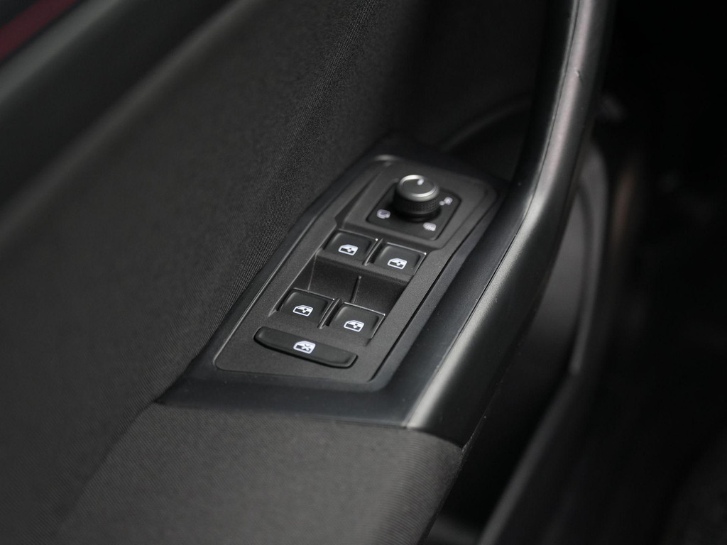 Volkswagen T-Roc (K303ZR) met abonnement