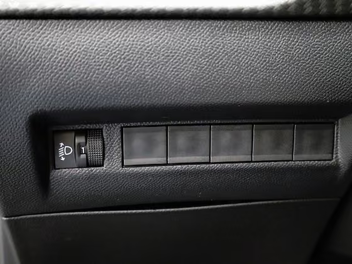 Peugeot 208 (JVP55F) met abonnement