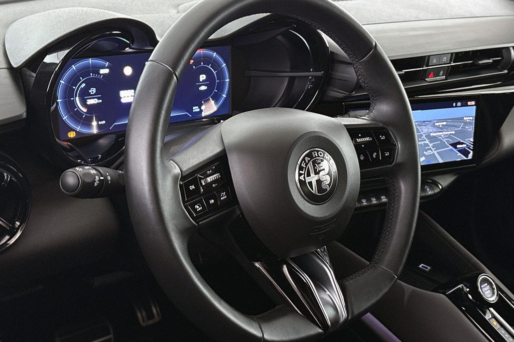 Alfa Romeo Junior (JZP10J) met abonnement