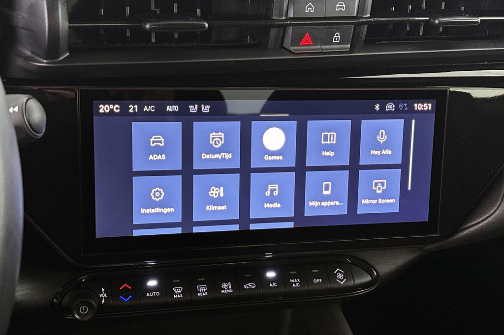 Alfa Romeo Junior (JZP10J) met abonnement