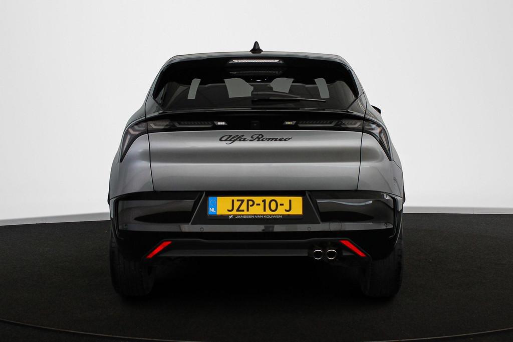Alfa Romeo Junior (JZP10J) met abonnement
