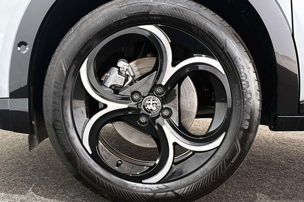 Alfa Romeo Junior (JZP10J) met abonnement
