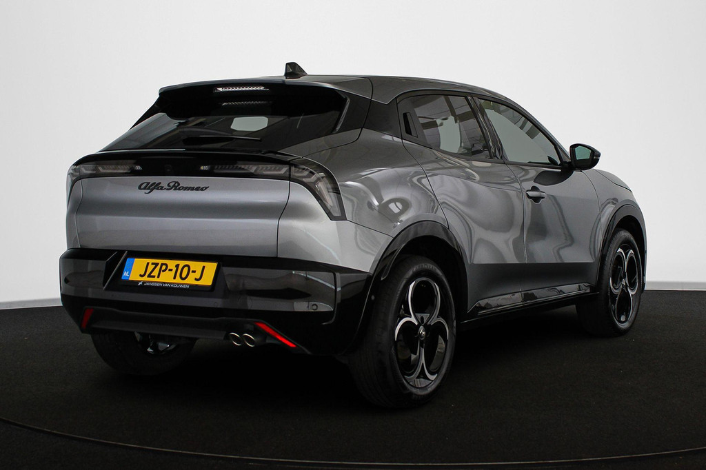 Alfa Romeo Junior (JZP10J) met abonnement