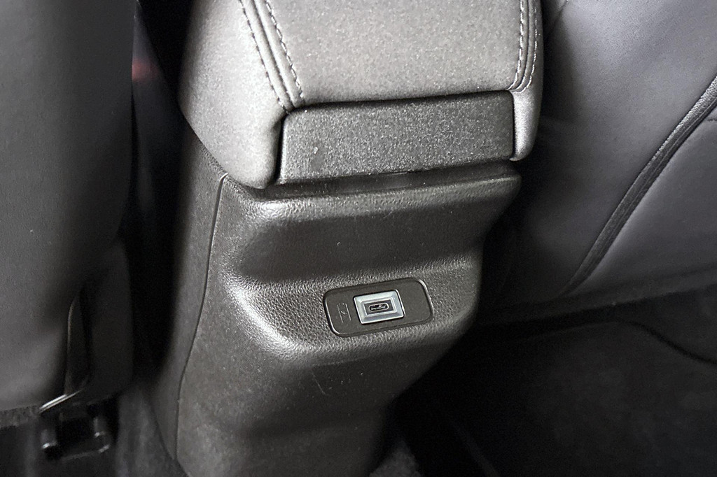 Alfa Romeo Junior (JZP10J) met abonnement