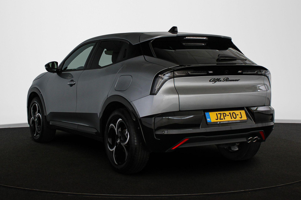 Alfa Romeo Junior (JZP10J) met abonnement
