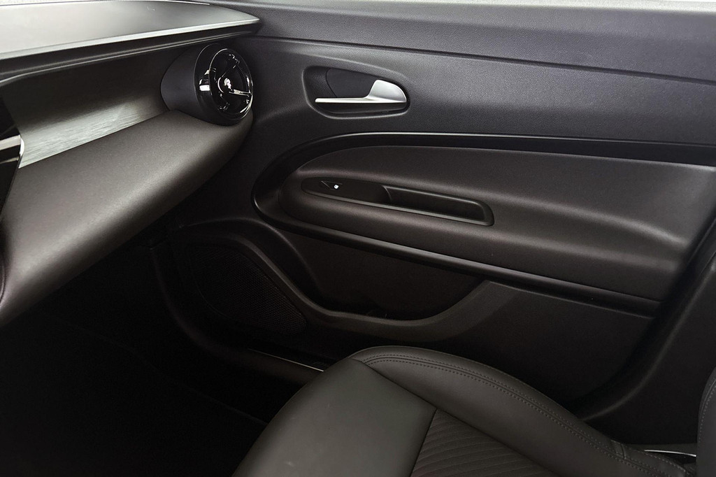 Alfa Romeo Junior (JZP10J) met abonnement