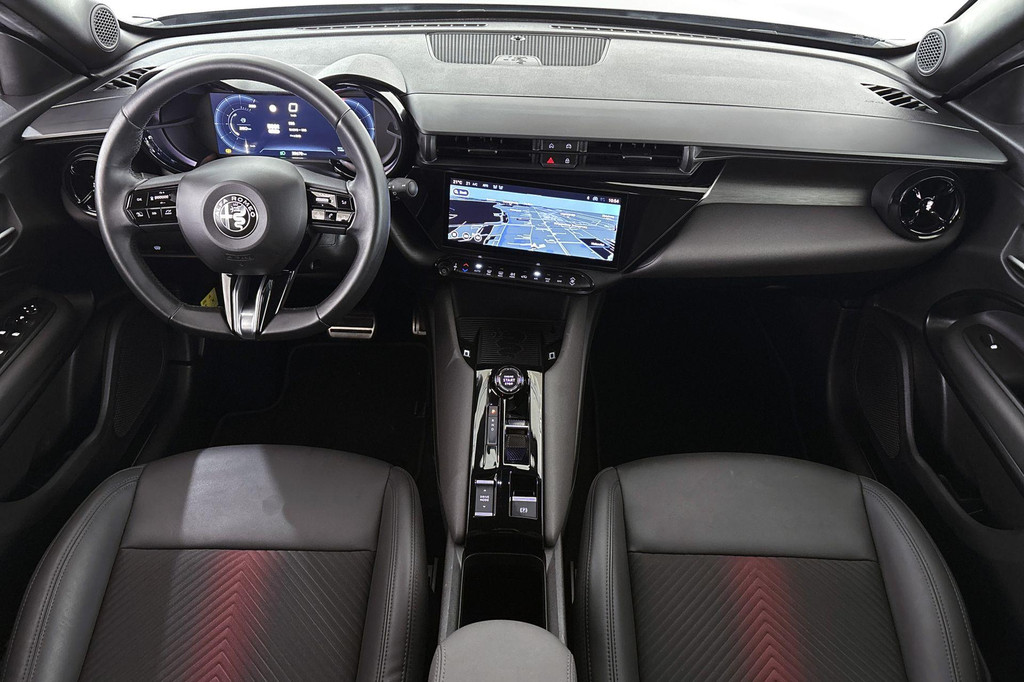 Alfa Romeo Junior (JZP10J) met abonnement