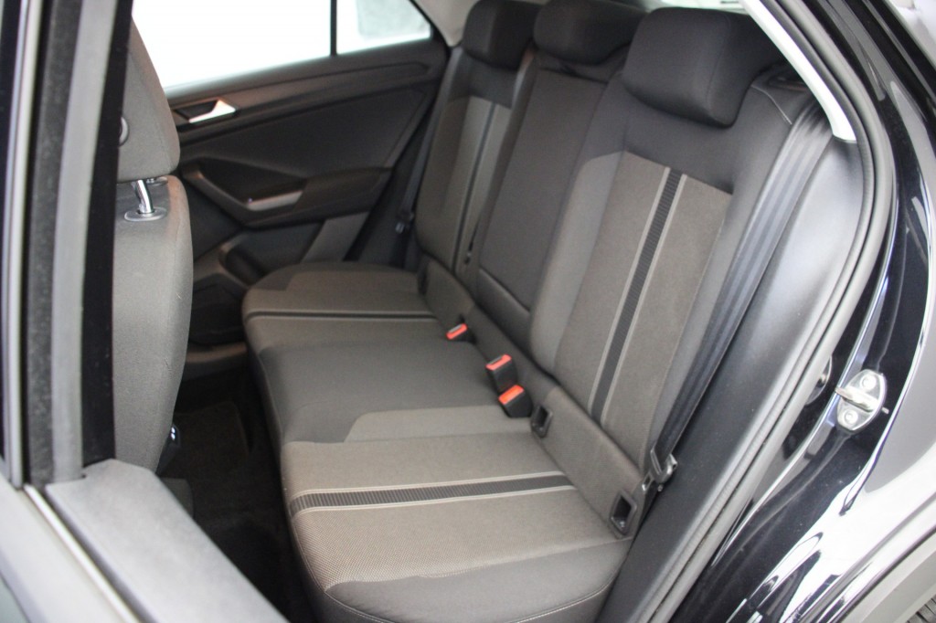 Volkswagen T-Roc (N230BL) met abonnement