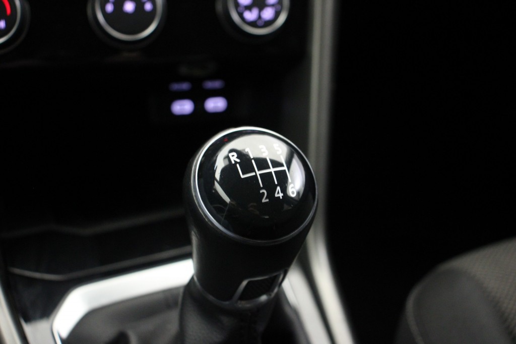 Volkswagen T-Roc (N230BL) met abonnement