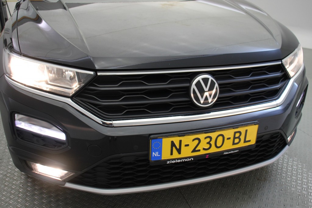Volkswagen T-Roc (N230BL) met abonnement