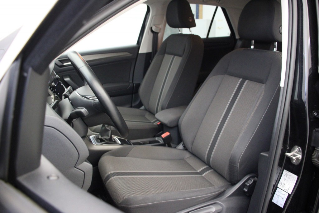 Volkswagen T-Roc (N230BL) met abonnement
