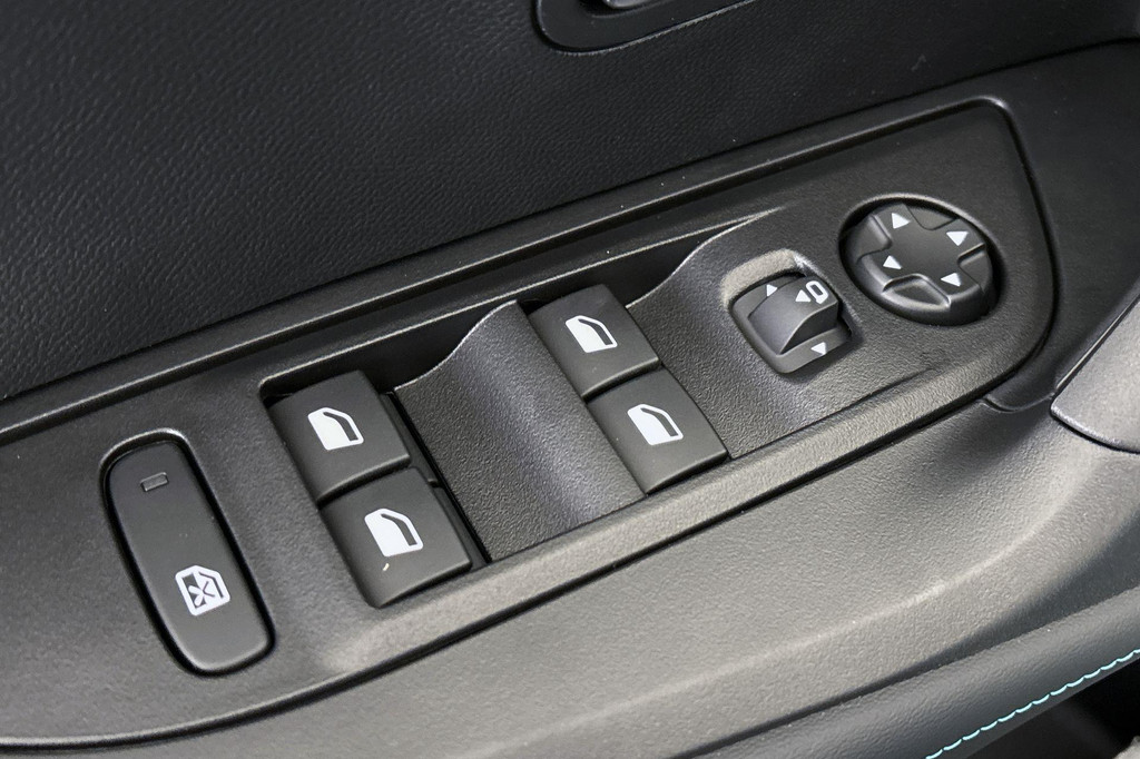 Peugeot 2008 (KXK97B) met abonnement