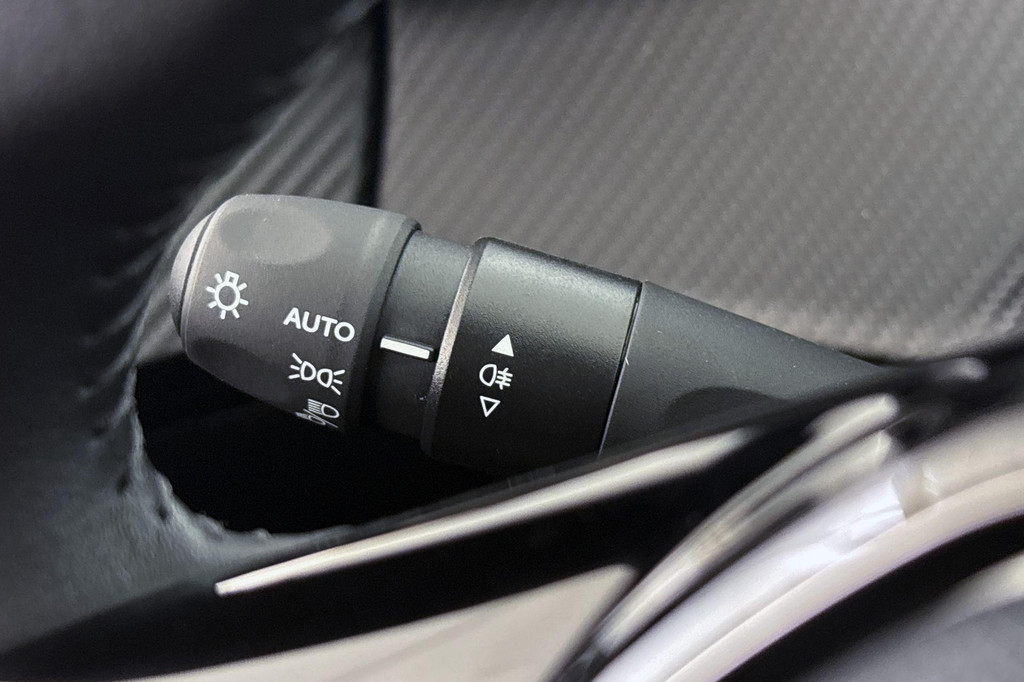 Peugeot 2008 (KXK97B) met abonnement