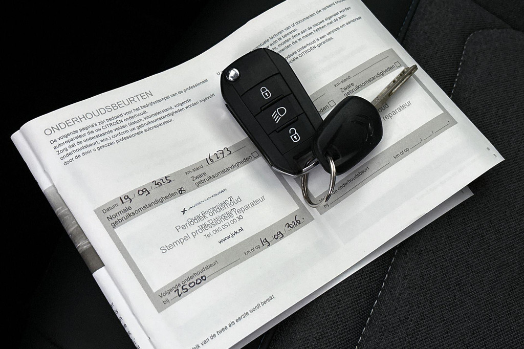 Citroën Ë-C4 (Z864GG) met abonnement